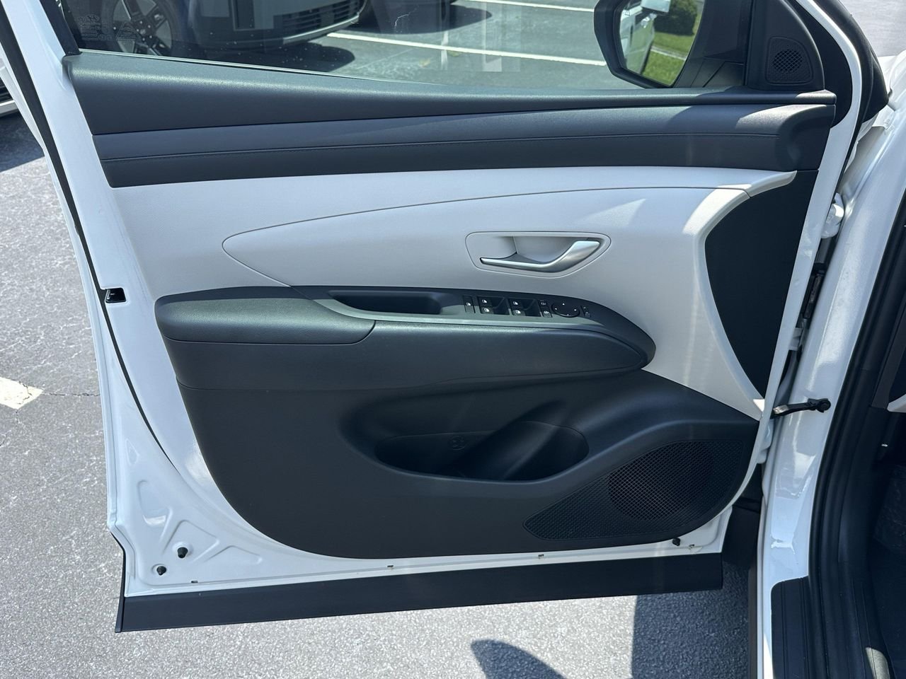 New 2025 Serenity White Pearl Hyundai SE image 10