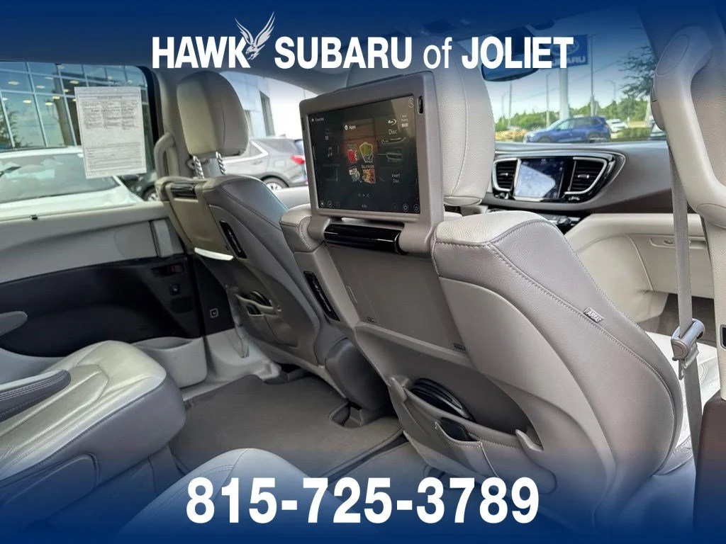 Used 2019 Luxury White Pearlcoat Chrysler Touring L Plus image 7