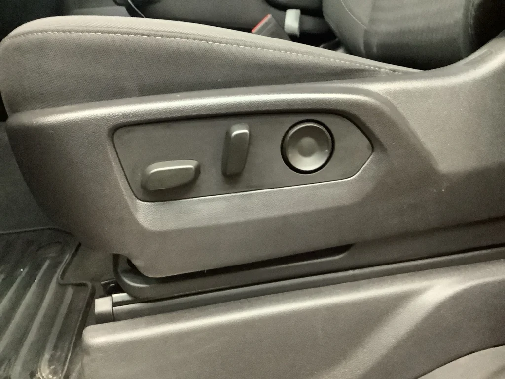 Used 2022 Cardinal Red GMC Elevation image 11