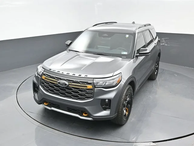 New 2026 Carbonized Gray Metallic Ford Tremor® image 21