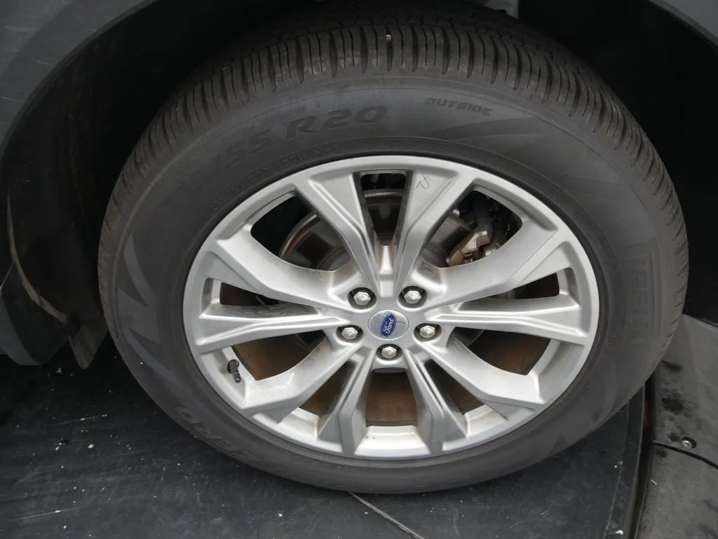 Used 2021 White Metallic Ford XLT image 12