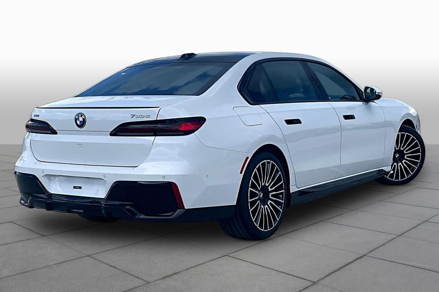 Used 2026 Alpine White BMW 750e xDrive image 11