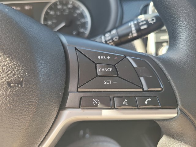 Used 2018 White Nissan SV image 27