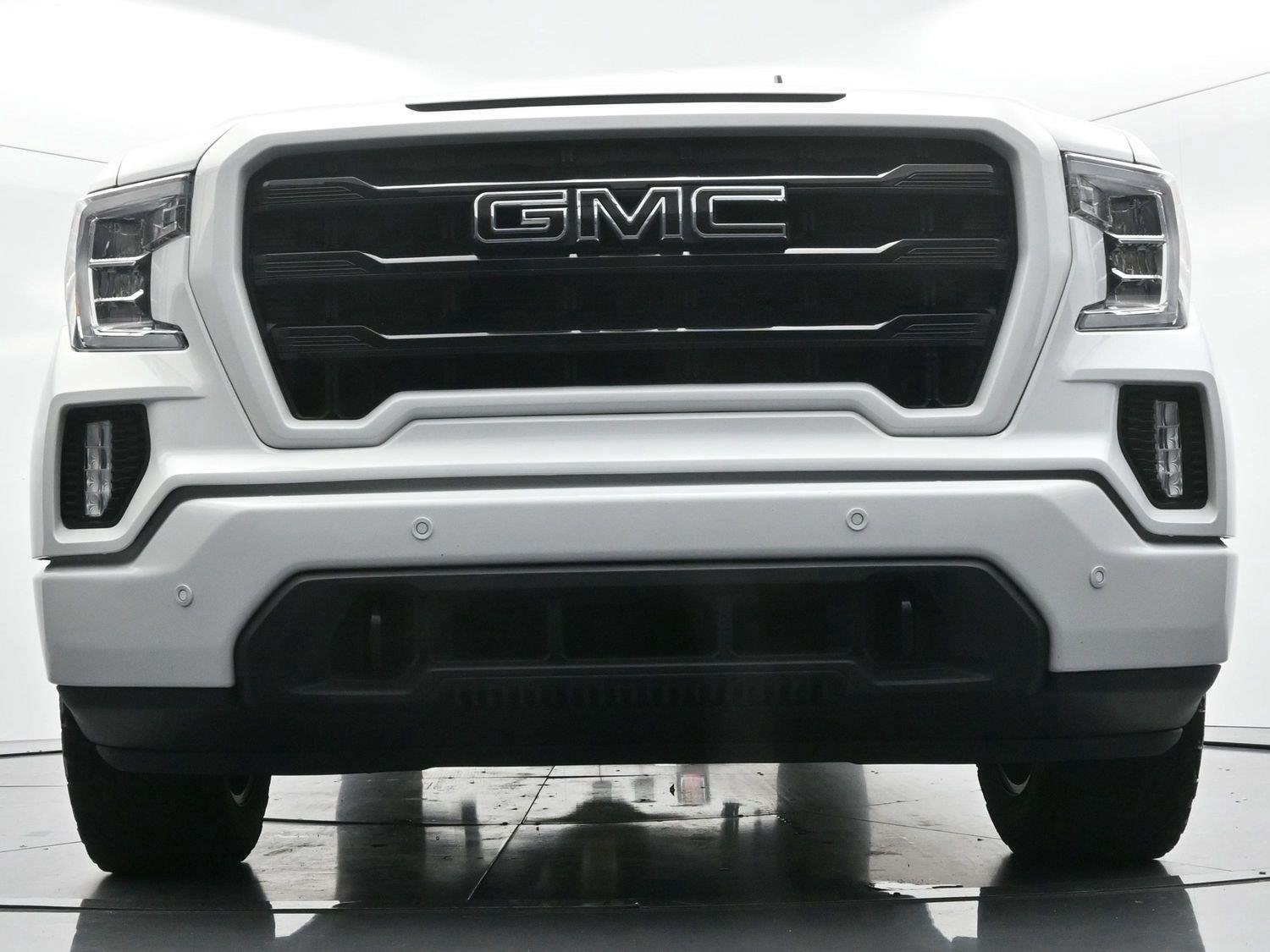 Used 2020 Summit White GMC Elevation image 44