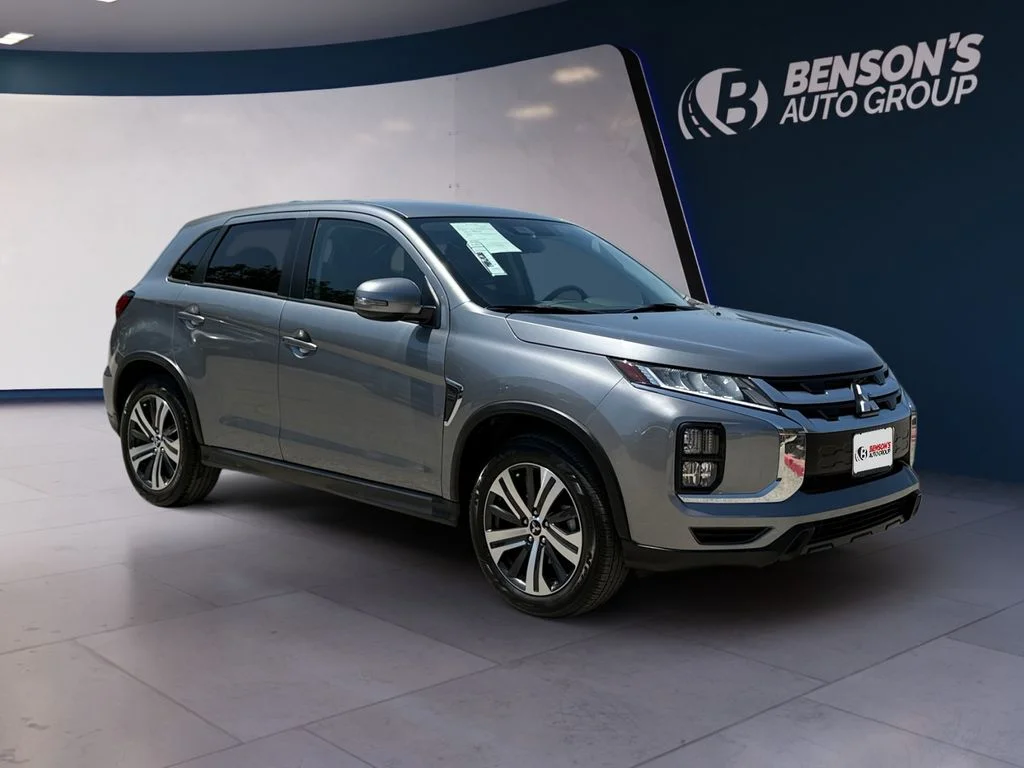 Used 2025  Mitsubishi 2.0 ES image 7
