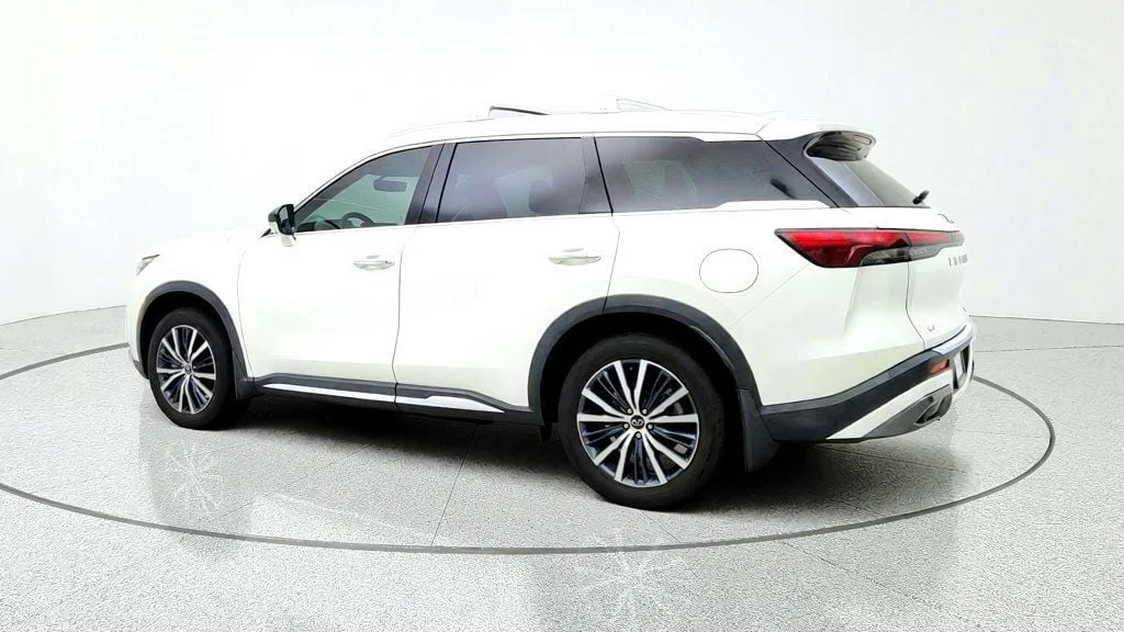 Used 2024 Majestic White INFINITI SENSORY AWD w/ Vision Package & Head-Up Display image 7