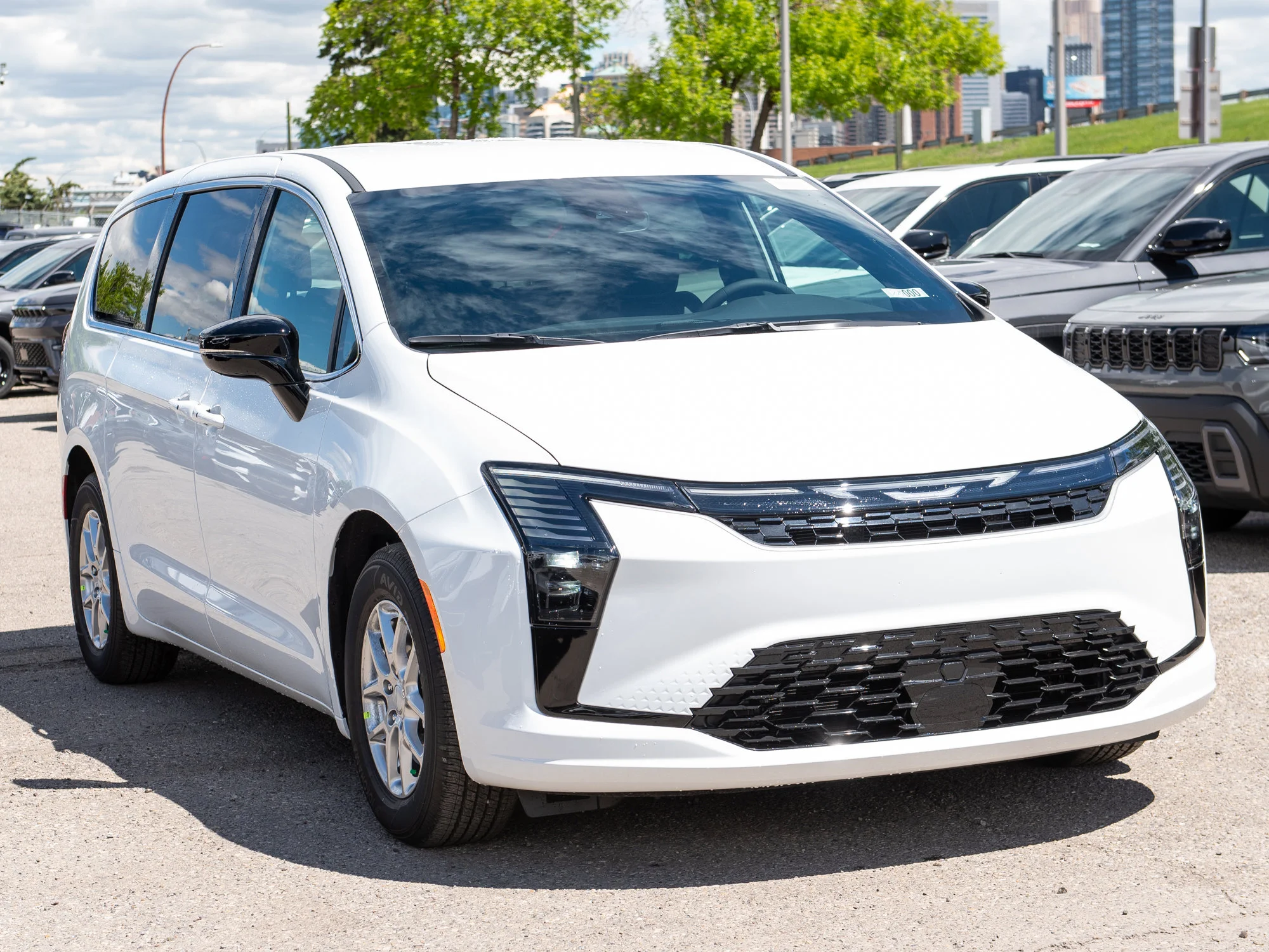 New 2027 White Chrysler Select*, Remote Start, Heated Leather Seats, Lane Departure Warning image 6