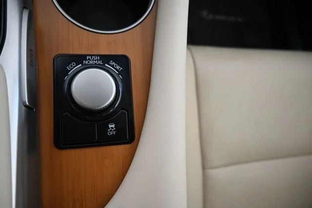 Used 2019 White Lexus 350 image 36