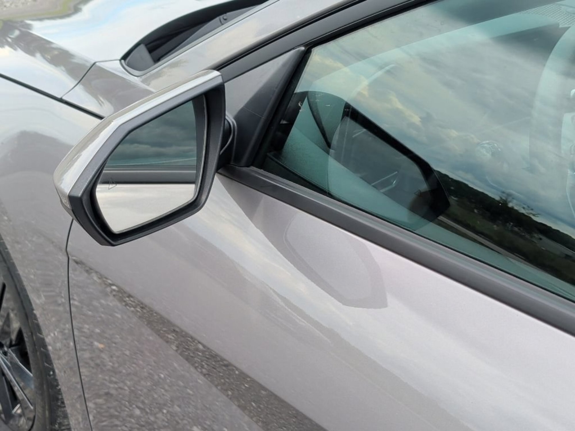 Used 2023 Fluid Metal Hyundai SEL image 38