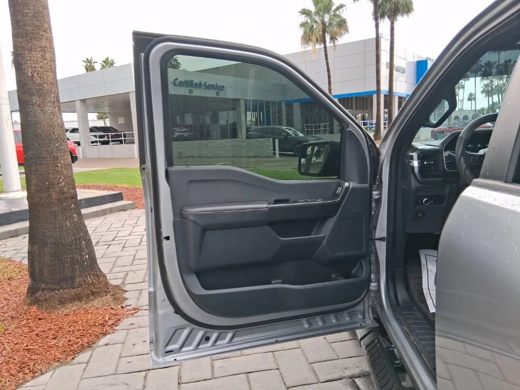 Used 2023  Ford XL image 14