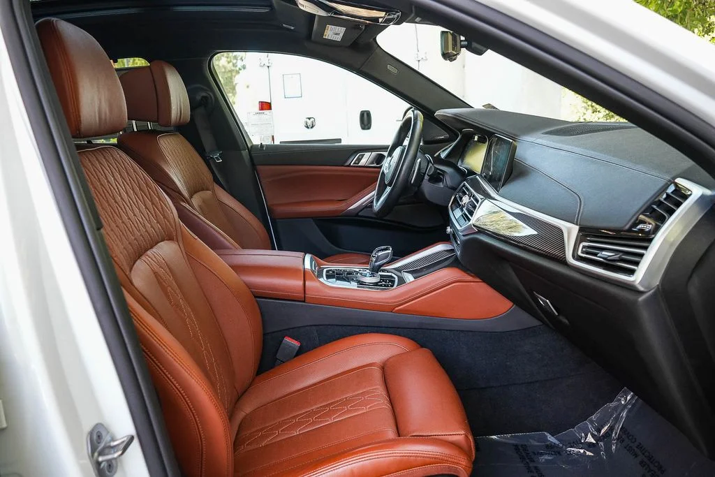Used 2022 White BMW M50i image 16