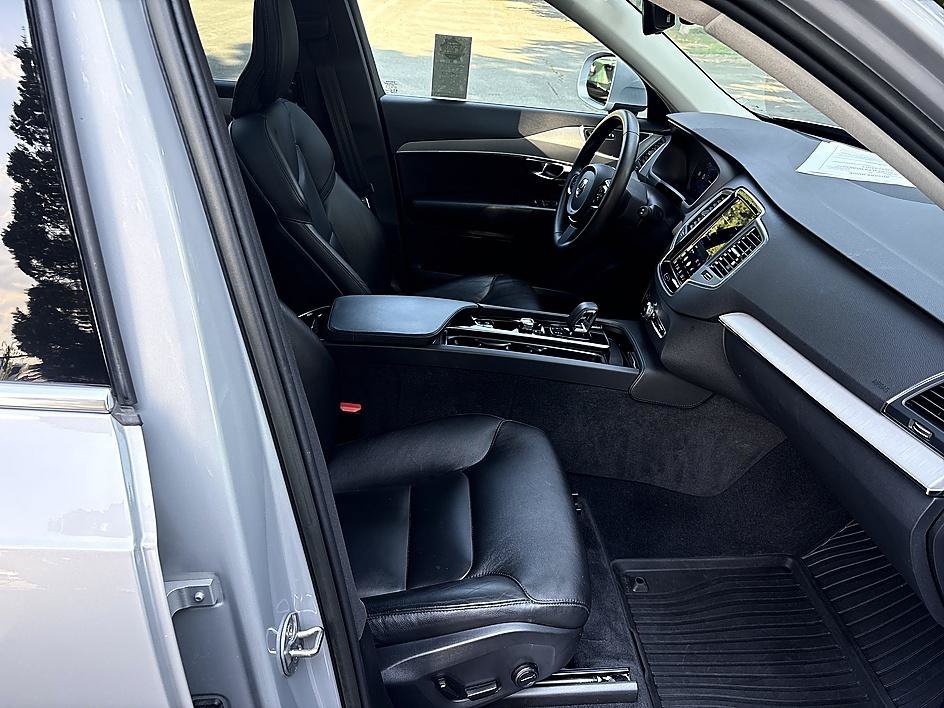 Used 2023 Silver Dawn Metallic Volvo Core image 21
