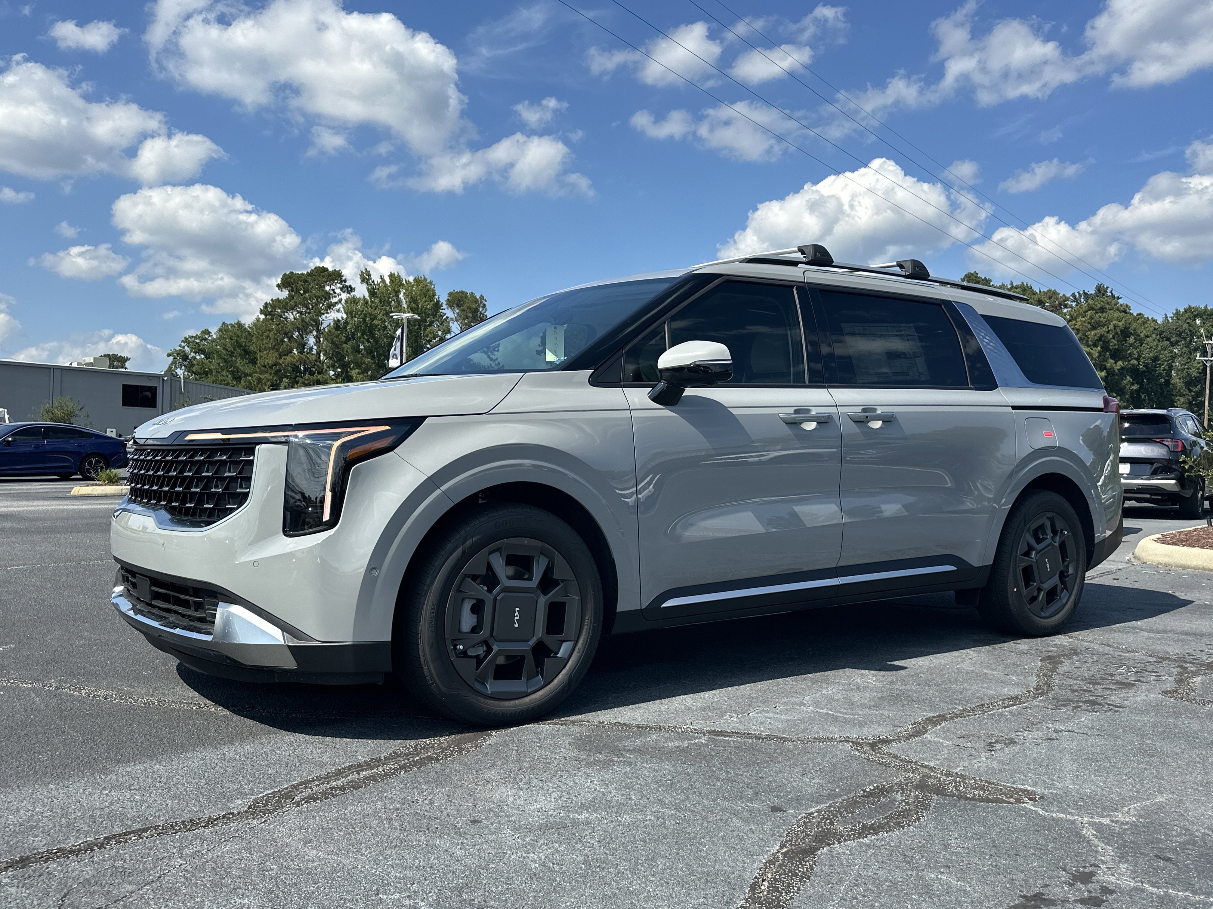 New 2026 Ceramic Silver Kia SX image 4