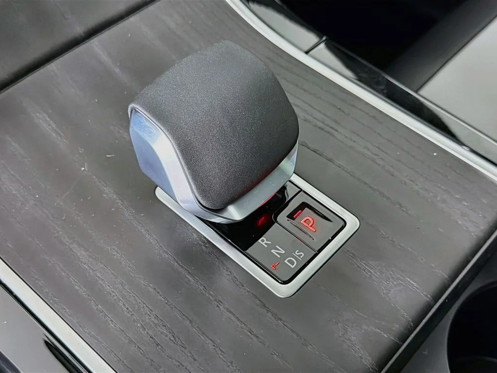 New 2026 Arroios Grey Land Rover S image 17