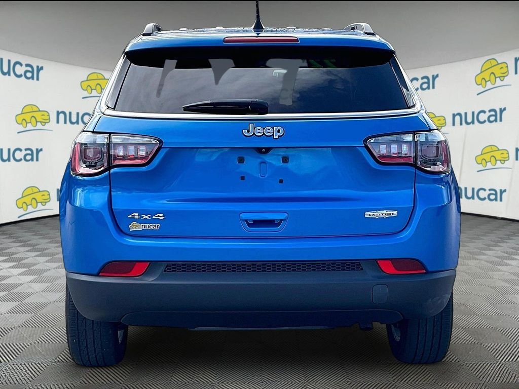Used 2022 Laser Blue Pearlcoat Jeep Latitude image 5