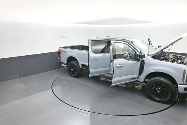 New 2026 Glacier Gray Metallic Tri-Coat Ford F-250® Lariat® image 40
