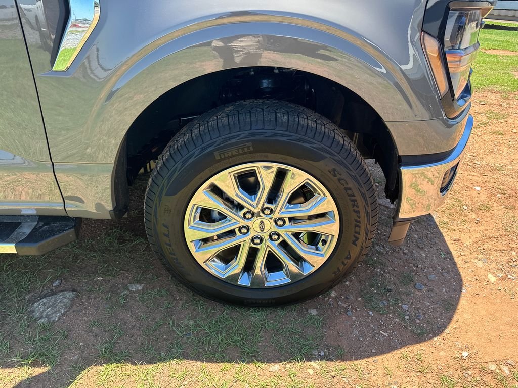 New 2026 Marsh Gray Ford XLT image 12