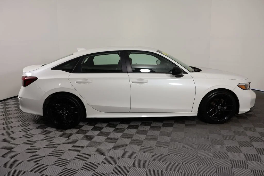 Used 2025 White Honda Sport image 9