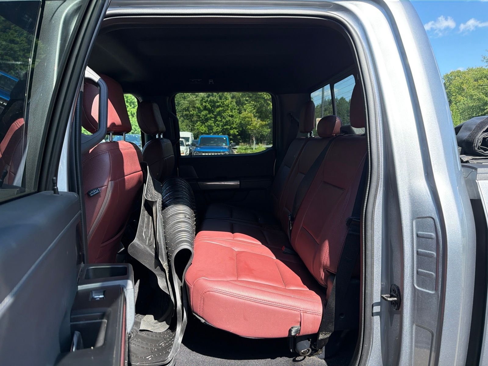 Used 2023 Silver Ford XLT image 7