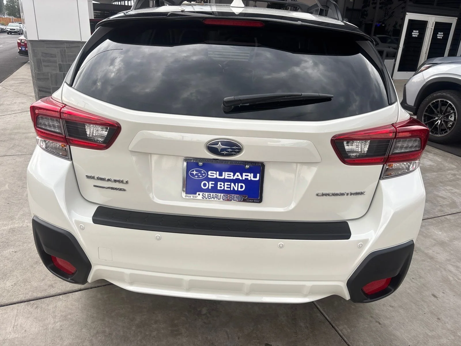 Used 2021 Crystal White Pearl Subaru Limited image 6