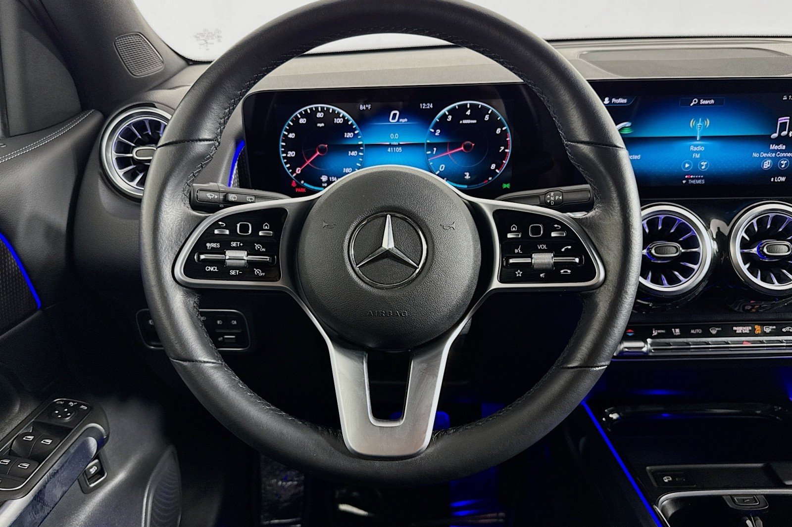 Certified Used 2022 Digital White Metallic Mercedes-Benz GLB 250 image 19