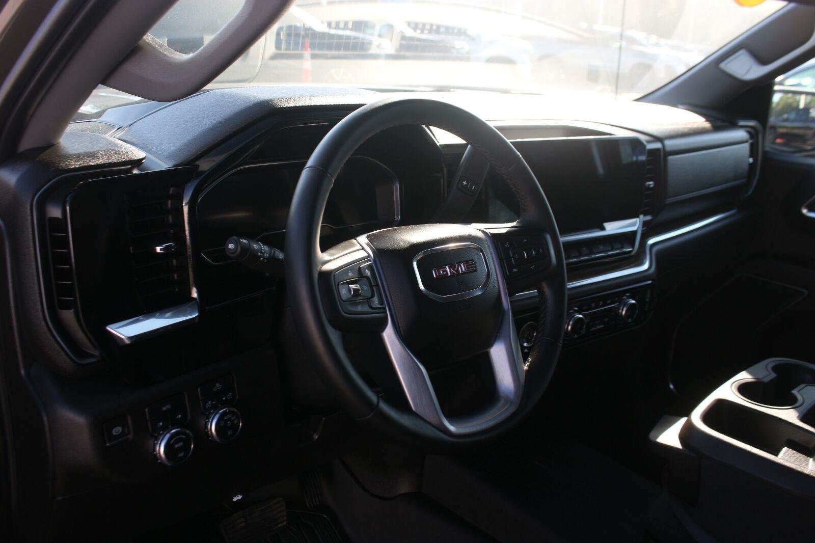 Used 2023 Deep Bronze Metallic GMC Elevation image 17