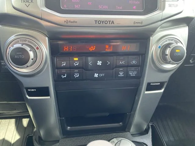 Used 2013 Silver Toyota SR5 image 18