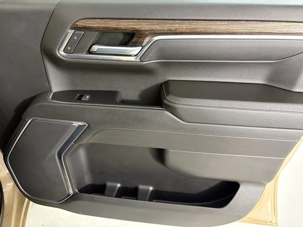 Used 2022 Beige GMC Elevation image 21