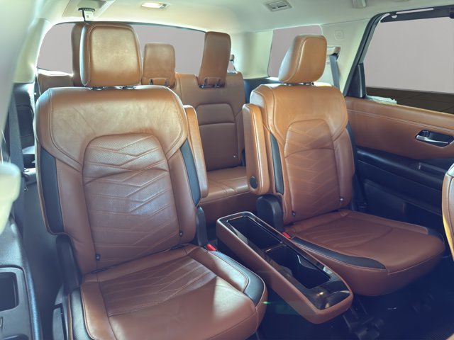 Used 2022 Super Black Nissan Platinum image 18