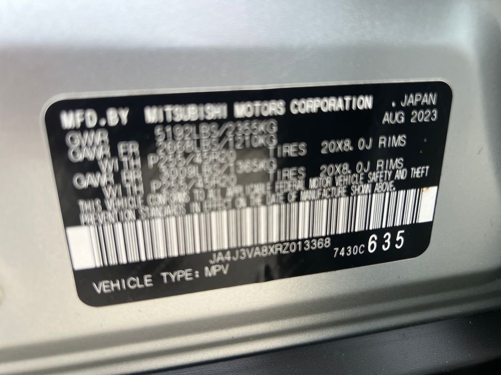 Used 2024  Mitsubishi SE image 31