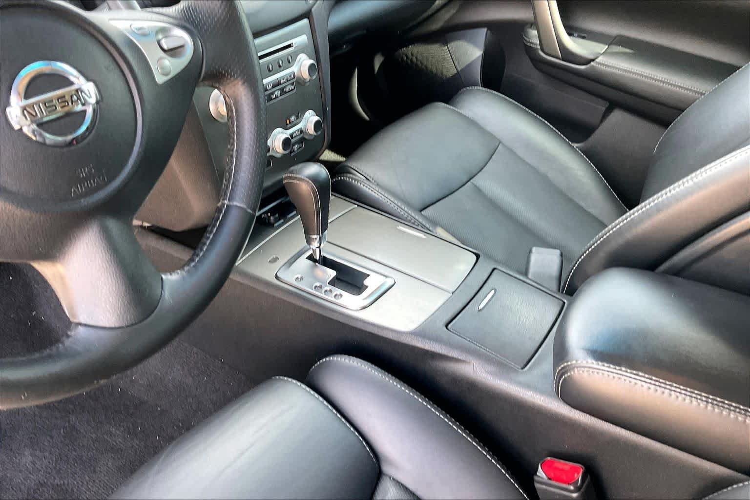 Used 2014 Navy Blue Metallic Nissan 3.5 SV w/Sport Pkg image 17