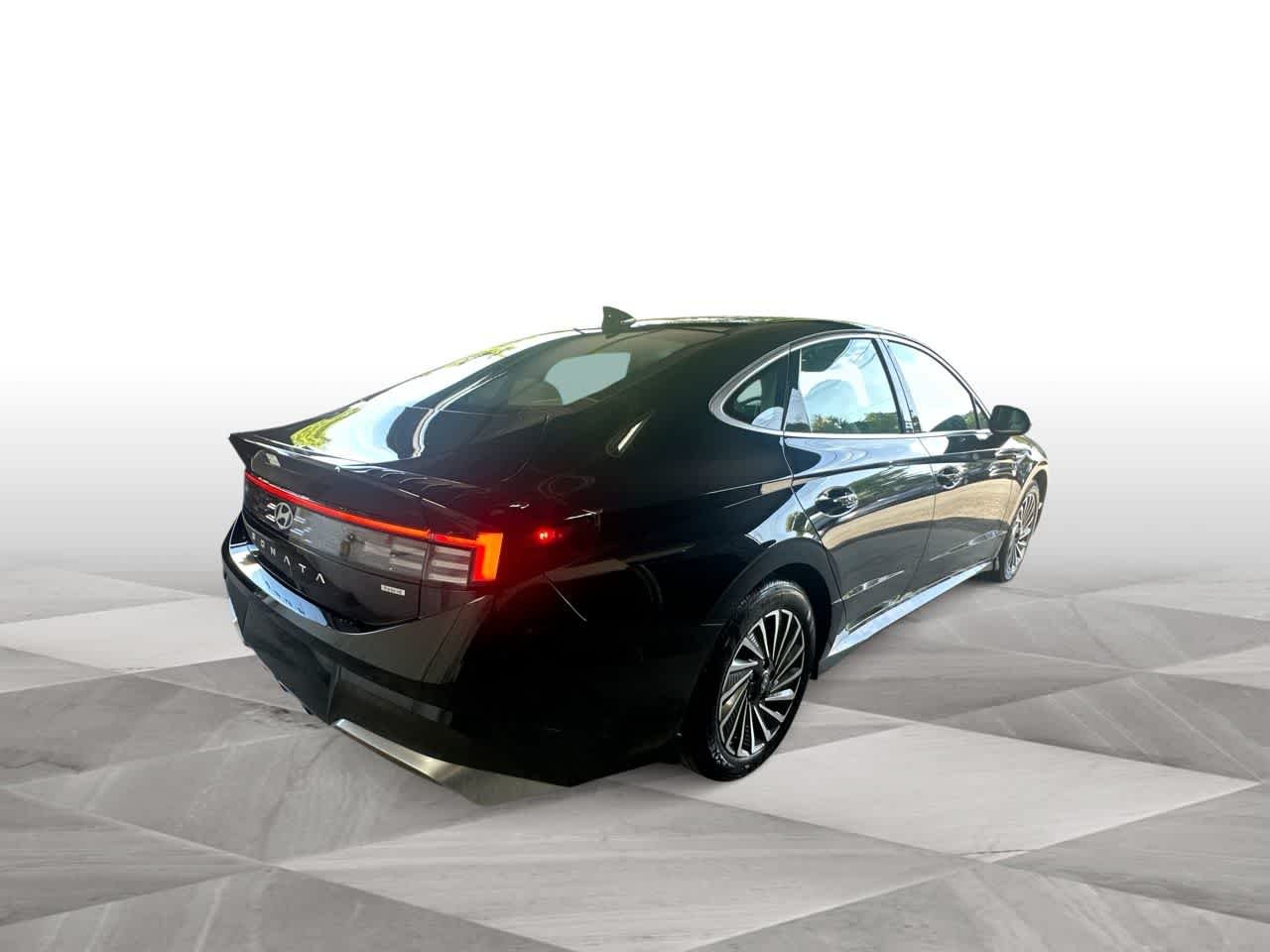 Certified Used 2025 Abyss Black Hyundai SEL image 8
