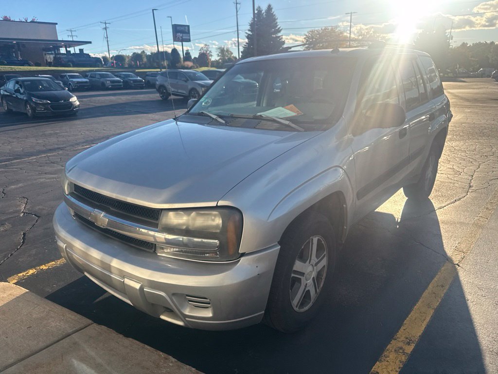 Used 2005 Chevrolet TrailBlazer LS with VIN 1GNDT13S552299256 for sale in Traverse City, MI