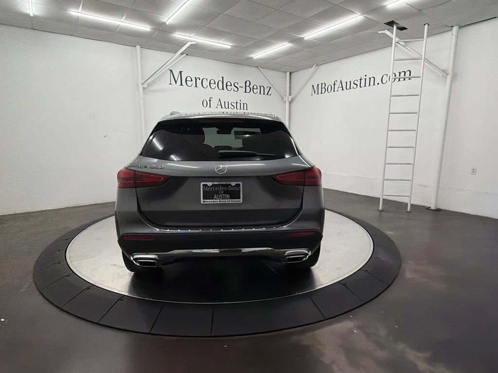 New 2026 Mountain Grey Metallic Mercedes-Benz GLA 250 image 39