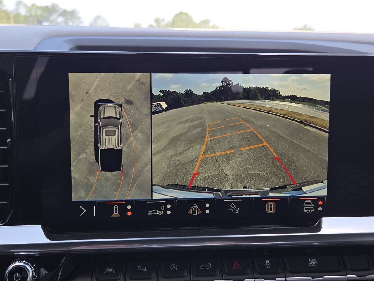 New 2026 Glacier White Tricoat GMC SLT image 9
