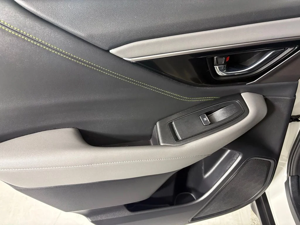 Used 2025 Crystal White Pearl Subaru Onyx Edition image 34