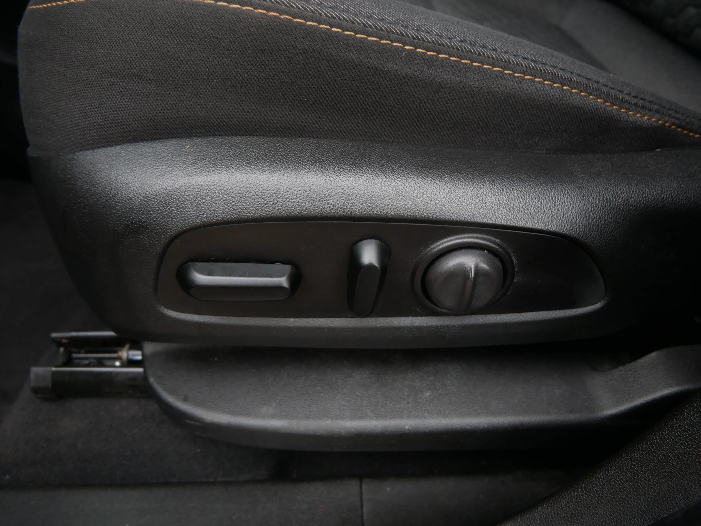 Used 2021 Mosaic Black Metallic Chevrolet LT image 22