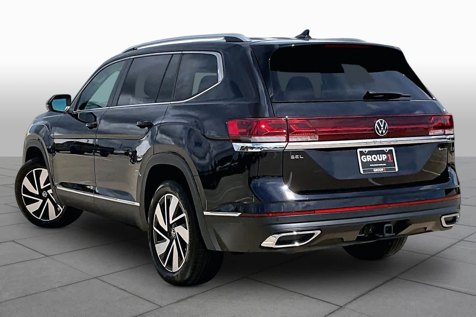 Used 2025 Deep Black Pearl Volkswagen 2.0T SEL image 12