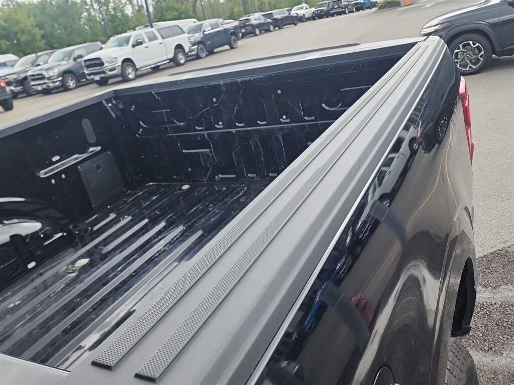 Used 2024 Agate Black Ford XLT image 5