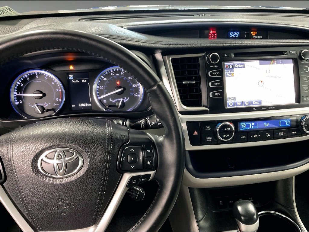 Used 2019 Gray Toyota XLE image 19