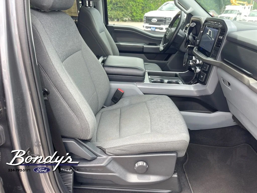 Used 2024 Gray Metallic Ford XLT image 18