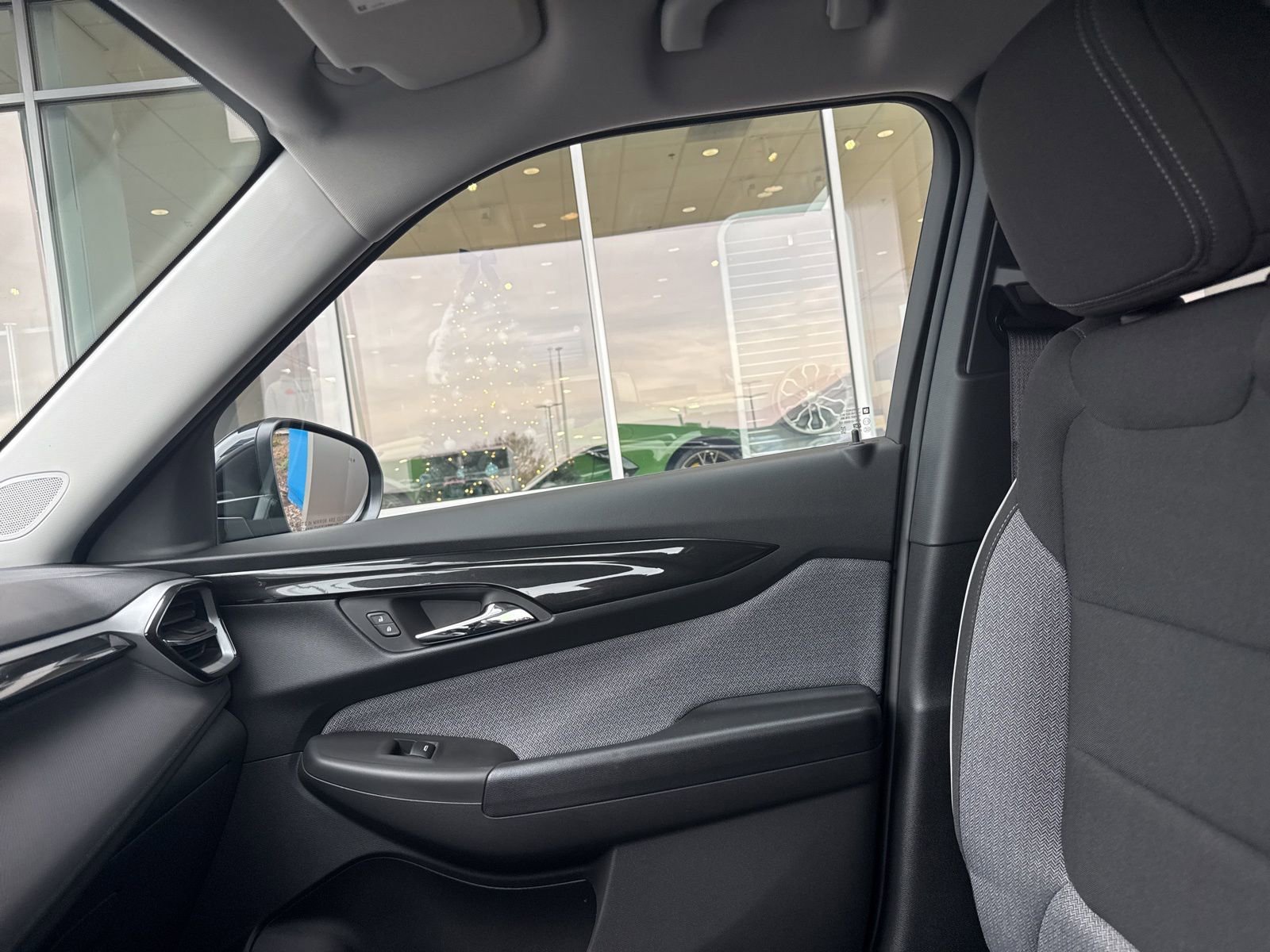 New 2026 Mosaic Black Metallic Chevrolet LT image 24
