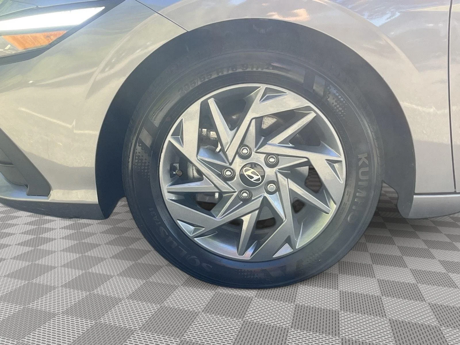 Used 2024 Fluid Metal Hyundai SEL image 9