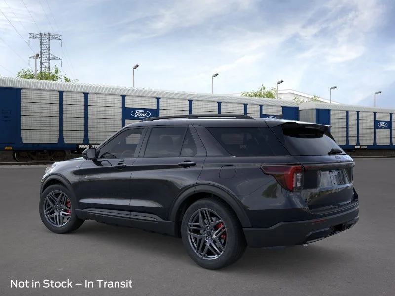 New 2026 Agate Black Metallic Ford ST-Line image 4