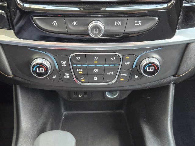 Used 2021 SILVER ICE METALLIC Chevrolet LT Cloth image 16