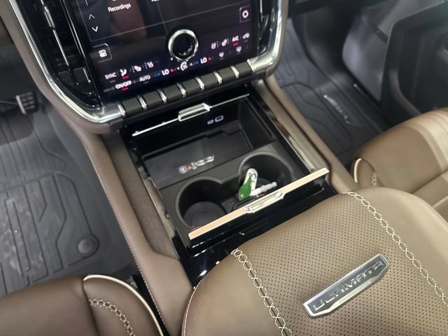 2026 GMC Yukon Denali Ultimate - Photo 14