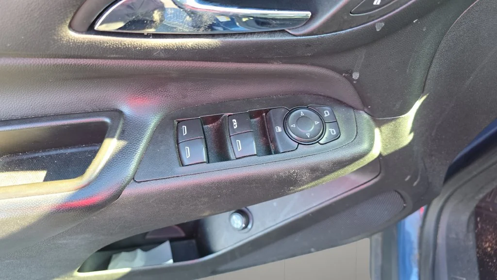 Used 2024 Lakeshore Blue Metallic Chevrolet LT image 18