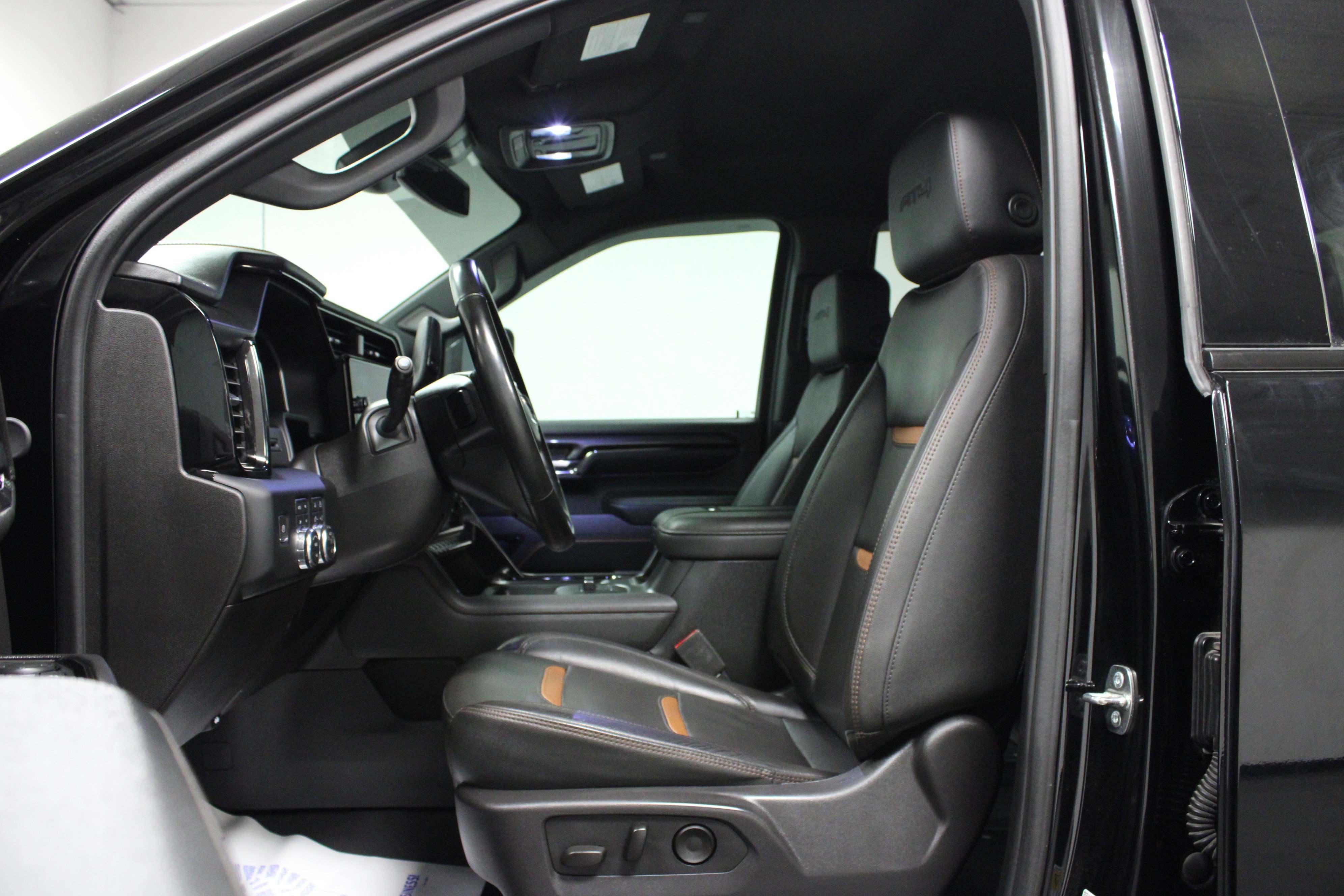 Used 2024 Onyx Black GMC AT4 image 12