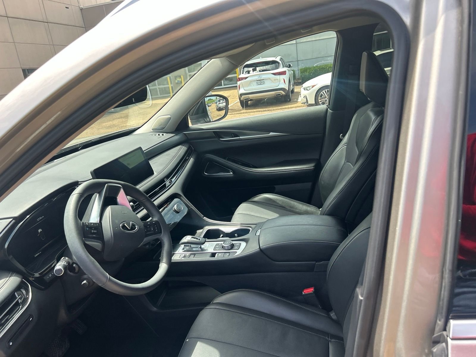 Used 2026 Silver INFINITI LUXE image 8