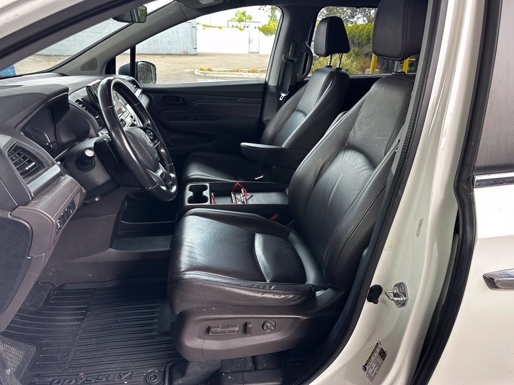 Used 2018 White Diamond Pearl Honda EX-L image 22